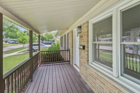 Tiny photo for 310 Rosewood Avenue, Buffalo Grove, IL 60089 (MLS # 12667048)