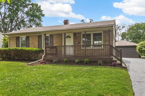 Photo of 310 Rosewood Avenue, Buffalo Grove, IL 60089 (MLS # 12667048)