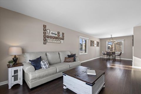 Tiny photo for 1394 Parkridge Court, Crystal Lake, IL 60014 (MLS # 12554820)