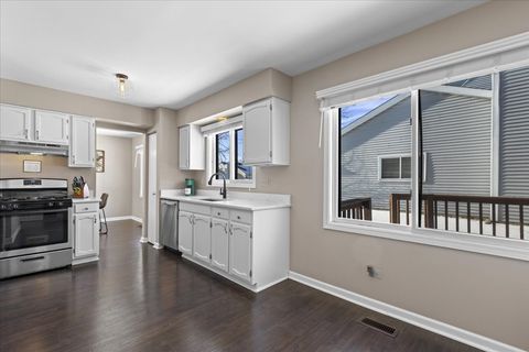 Tiny photo for 1394 Parkridge Court, Crystal Lake, IL 60014 (MLS # 12554820)