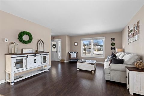 Tiny photo for 1394 Parkridge Court, Crystal Lake, IL 60014 (MLS # 12554820)