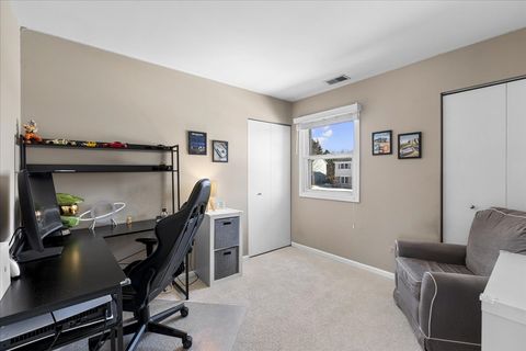 Tiny photo for 1394 Parkridge Court, Crystal Lake, IL 60014 (MLS # 12554820)