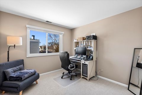 Tiny photo for 1394 Parkridge Court, Crystal Lake, IL 60014 (MLS # 12554820)