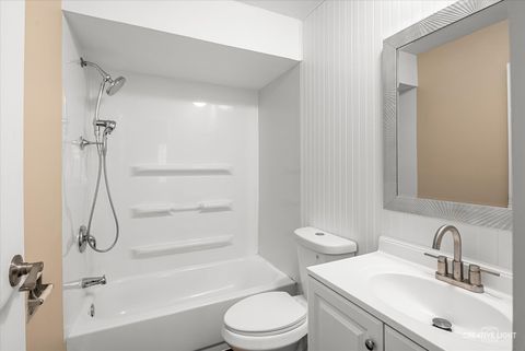 Tiny photo for 109 Gregory Street #13, Aurora, IL 60504 (MLS # 12604132)