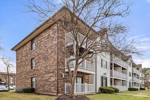 109 Gregory Street 13 Aurora IL 60504