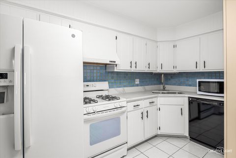 Tiny photo for 109 Gregory Street #13, Aurora, IL 60504 (MLS # 12604132)