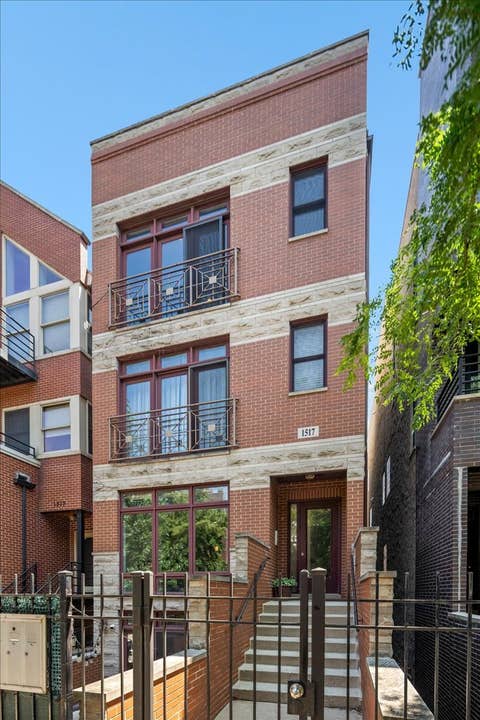 Photo of 1517 N Bosworth Avenue #1, Chicago, IL 60642 (MLS # 12723965)