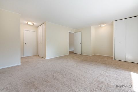 Tiny photo for 120 Lakeview Drive #318, Bloomingdale, IL 60108 (MLS # 12504138)