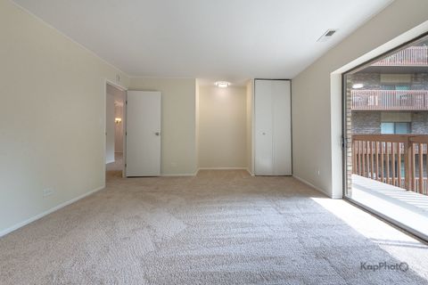 Tiny photo for 120 Lakeview Drive #318, Bloomingdale, IL 60108 (MLS # 12504138)