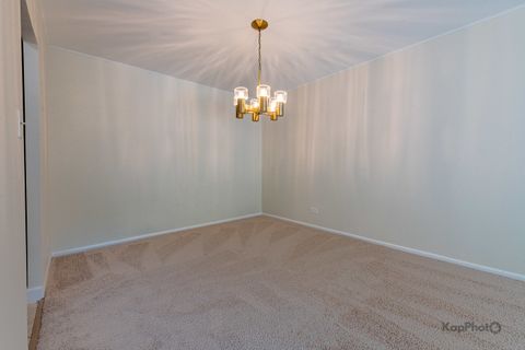 Tiny photo for 120 Lakeview Drive #318, Bloomingdale, IL 60108 (MLS # 12504138)