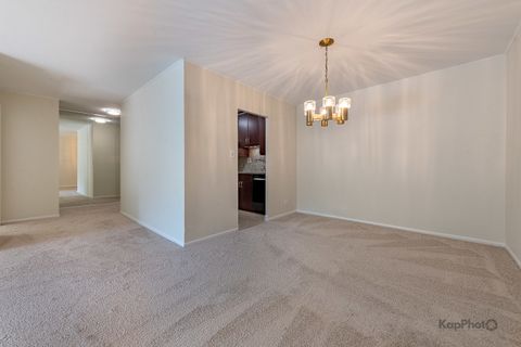 Tiny photo for 120 Lakeview Drive #318, Bloomingdale, IL 60108 (MLS # 12504138)