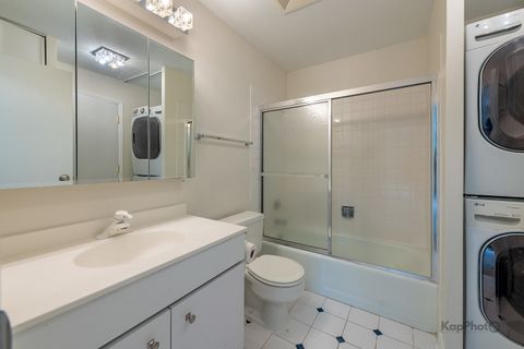 Tiny photo for 120 Lakeview Drive #318, Bloomingdale, IL 60108 (MLS # 12504138)