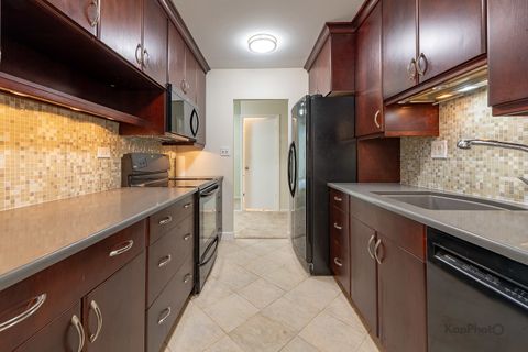 Tiny photo for 120 Lakeview Drive #318, Bloomingdale, IL 60108 (MLS # 12504138)