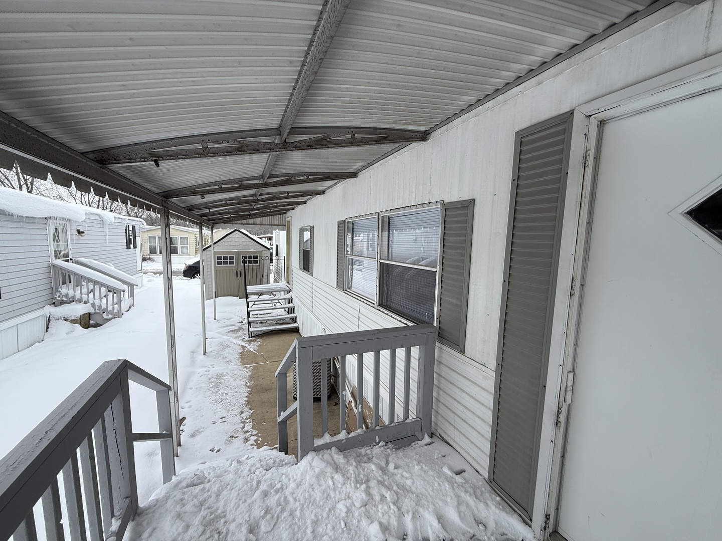 1712 S Dixie Highway 37