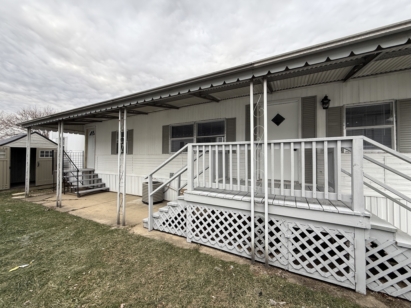 1712 S Dixie Highway 37