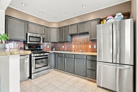 Tiny photo for 1112 Hawthorne Drive, Bettendorf, IA 52722 (MLS # 12795981)