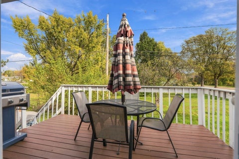 Tiny photo for 1112 Hawthorne Drive, Bettendorf, IA 52722 (MLS # 12795981)
