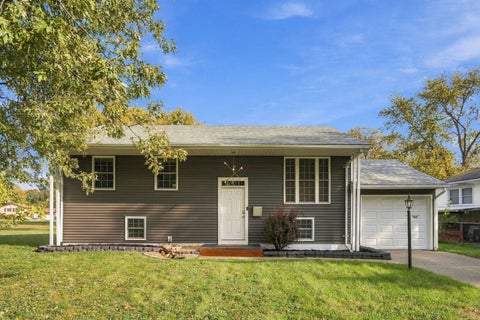 Photo of 1112 Hawthorne Drive, Bettendorf, IA 52722 (MLS # 12795981)