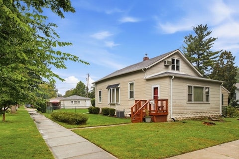 Tiny photo for 102 N Adams Street, Westmont, IL 60559 (MLS # 12770356)