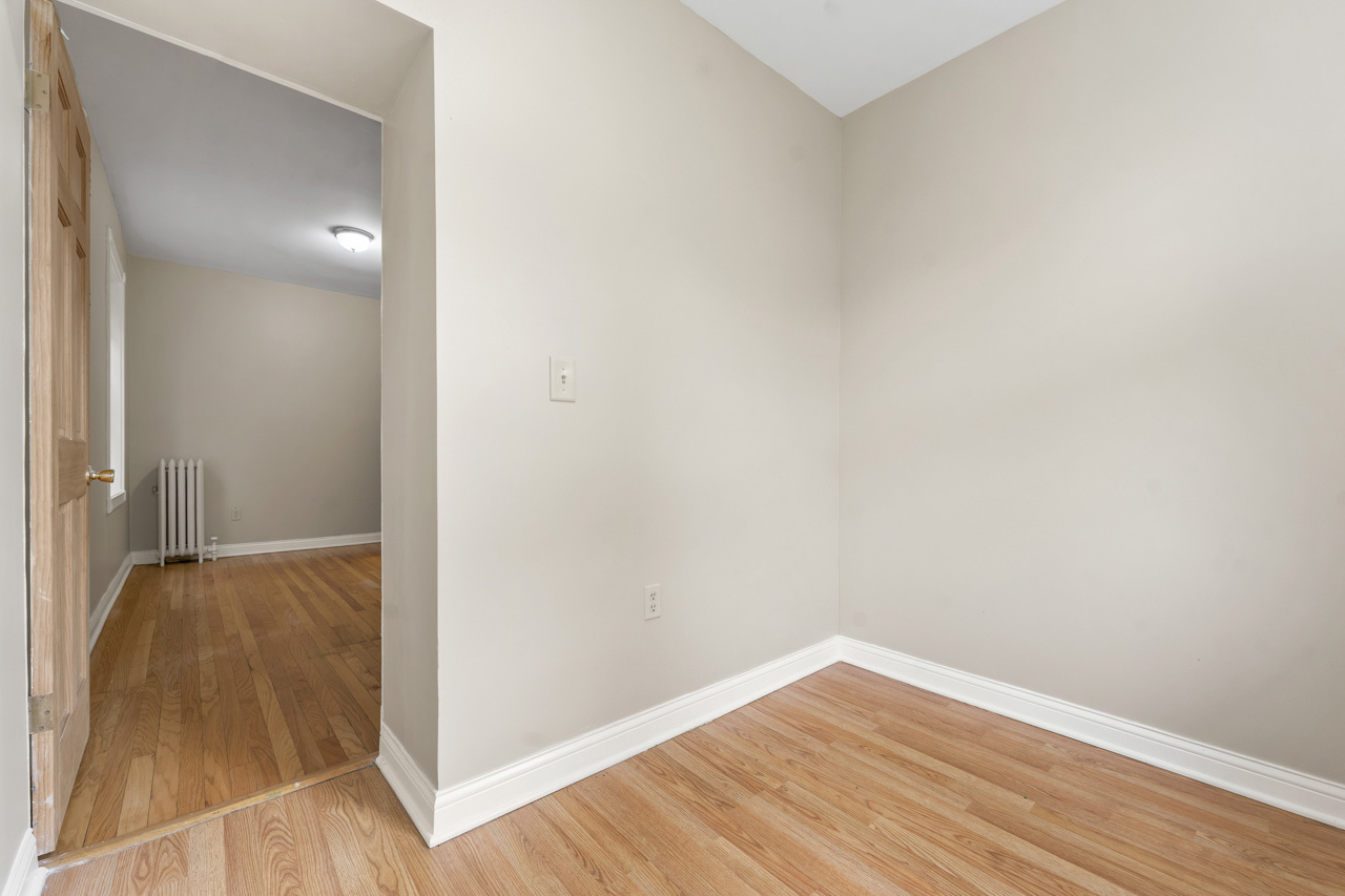 Chicago, Illinois 60659, United States, 4 Bedrooms Bedrooms, ,2 BathroomsBathrooms,Residential,Active,254857