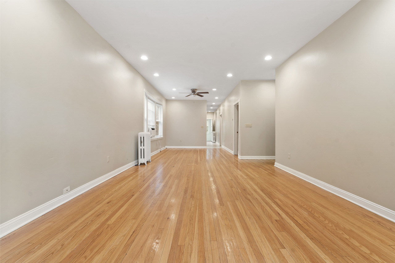 Chicago, Illinois 60659, United States, 4 Bedrooms Bedrooms, ,2 BathroomsBathrooms,Residential,Active,254857