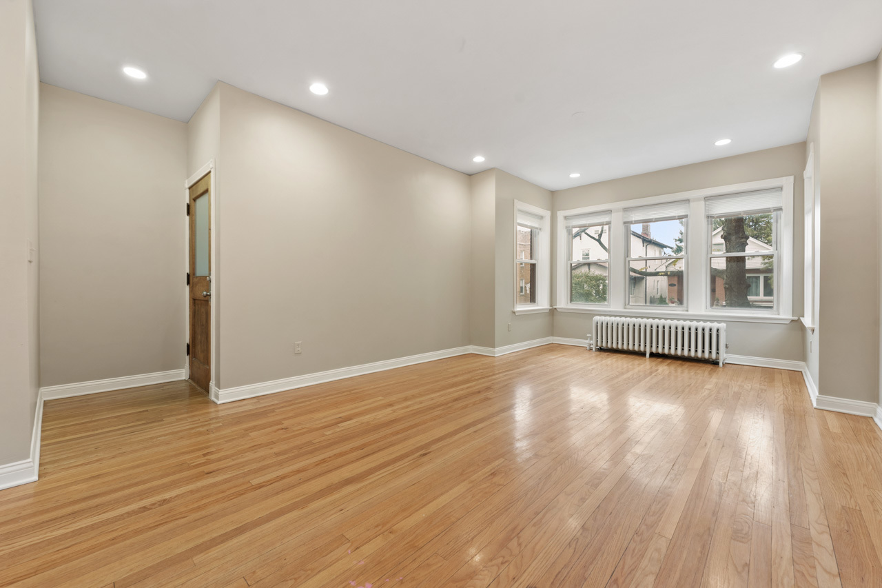 Chicago, Illinois 60659, United States, 4 Bedrooms Bedrooms, ,2 BathroomsBathrooms,Residential,Active,254857