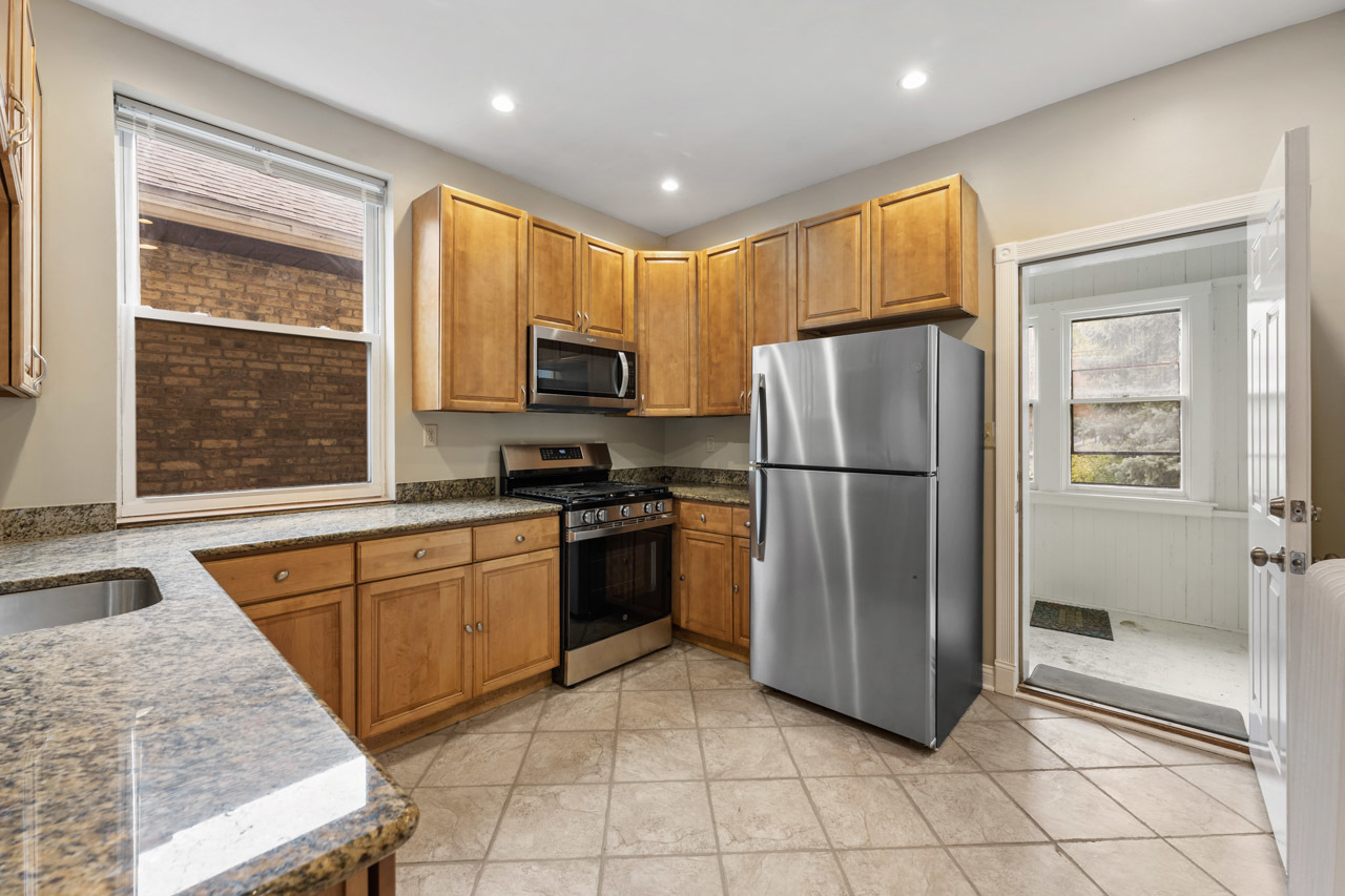 Chicago, Illinois 60659, United States, 4 Bedrooms Bedrooms, ,2 BathroomsBathrooms,Residential,Active,254857