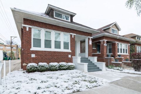 Photo of 7915 S Paxton Avenue, Chicago, IL 60617 (MLS # 12559039)
