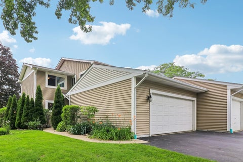 Tiny photo for 201 Colony Court, Vernon Hills, IL 60061 (MLS # 12701522)