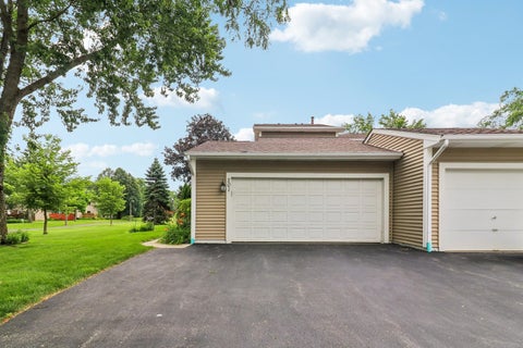 Photo of 201 Colony Court, Vernon Hills, IL 60061 (MLS # 12701522)
