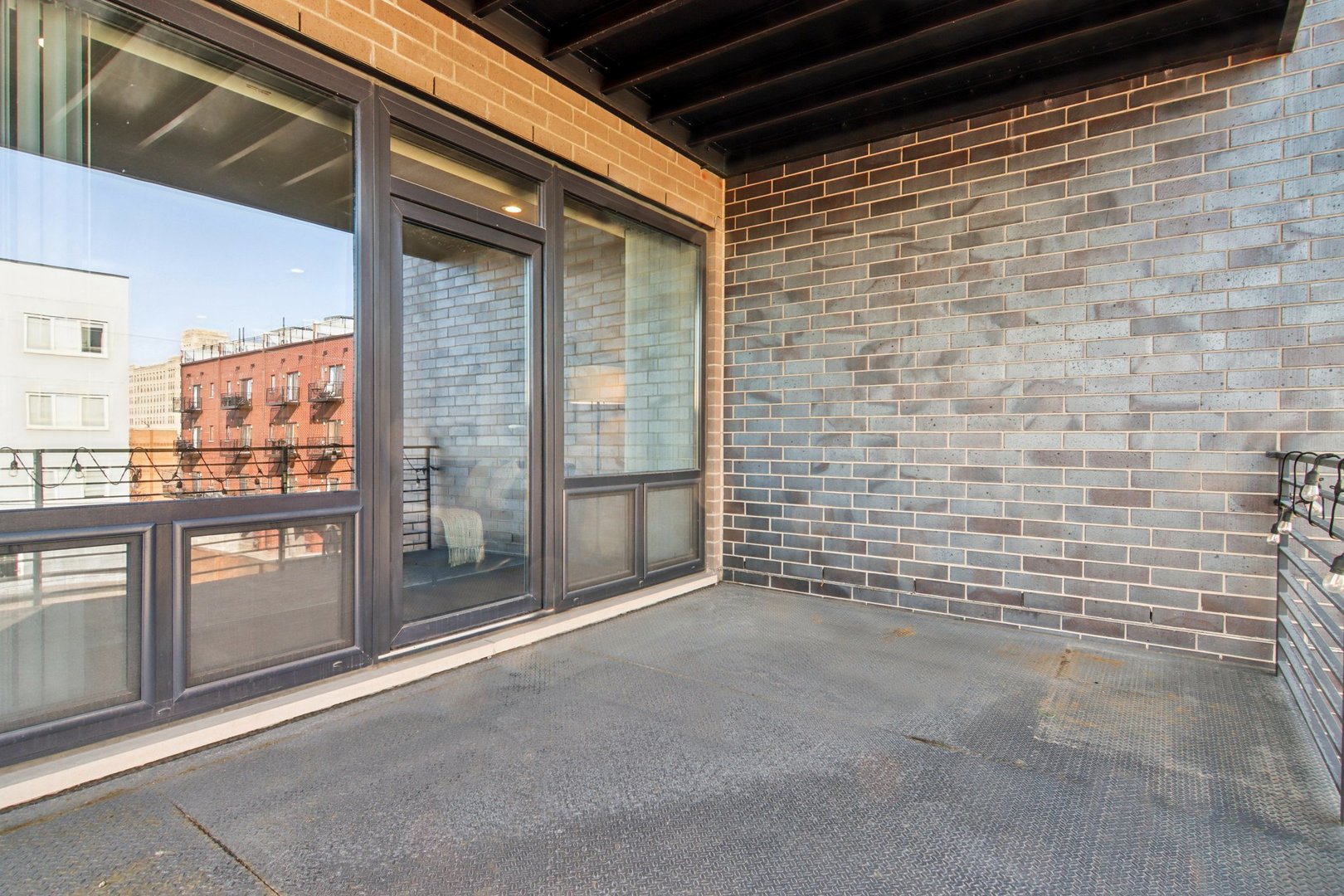 2342 W Adams Street 305