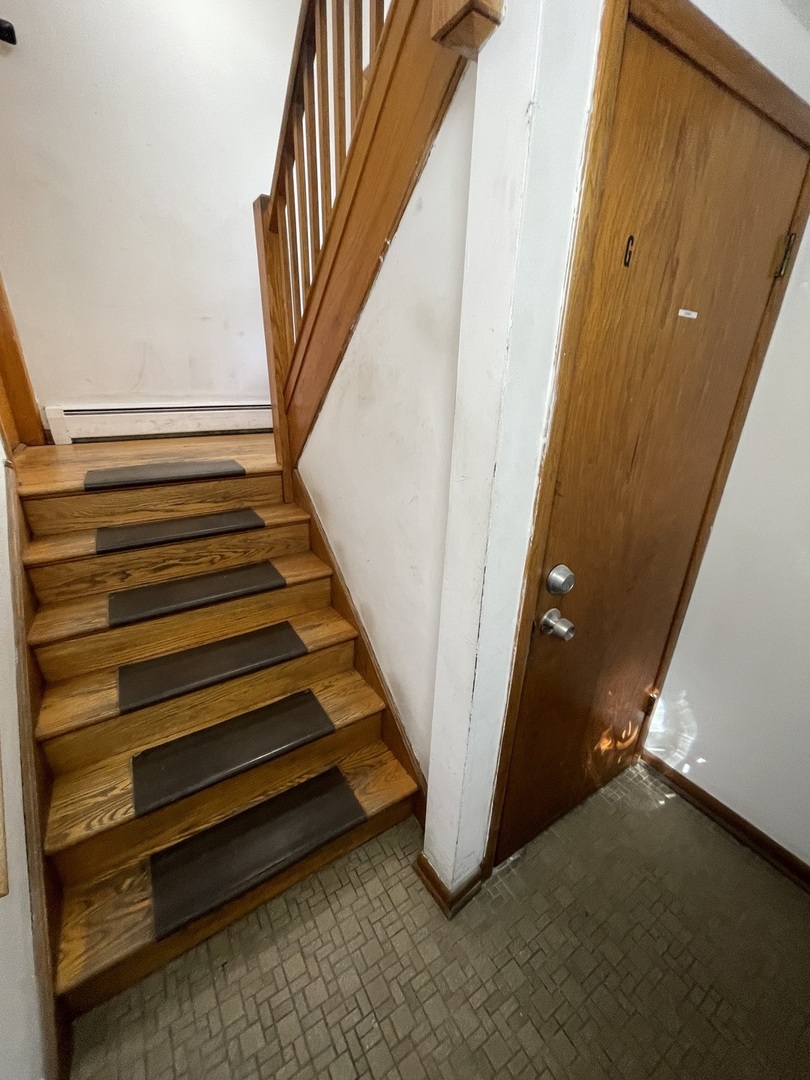 2328 N Lawndale Avenue