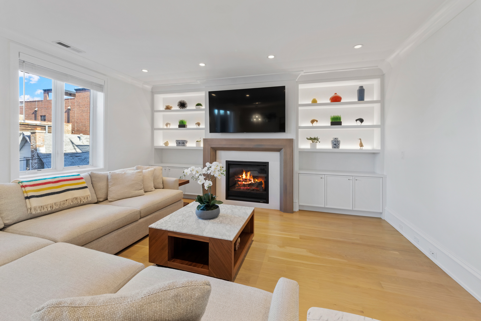 736 W Melrose Street 3W