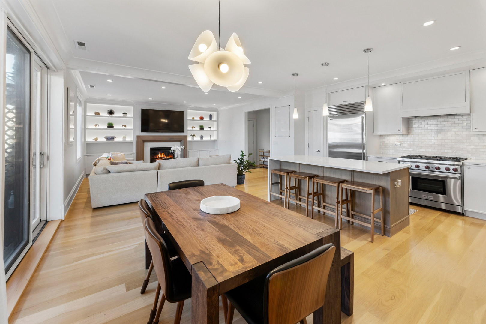 736 W Melrose Street 3W