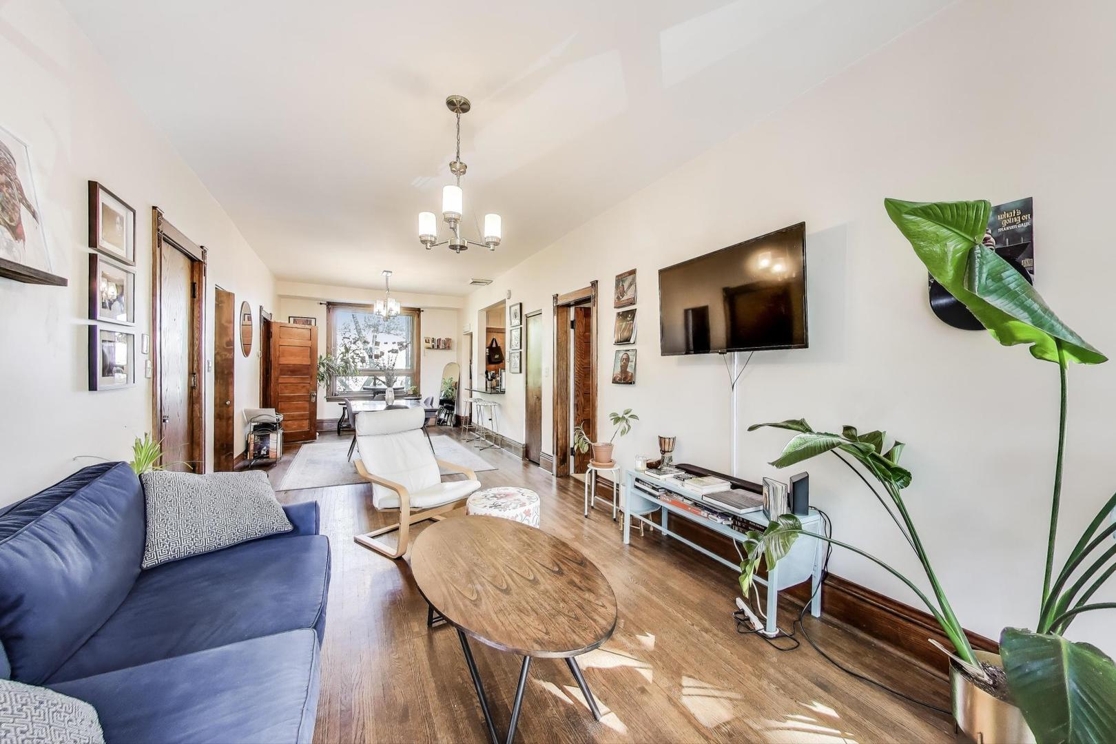 1021 N Hoyne Avenue 2A