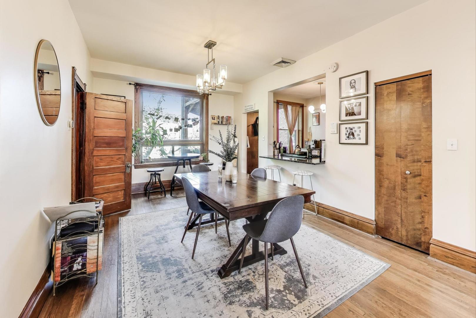 1021 N Hoyne Avenue 2A