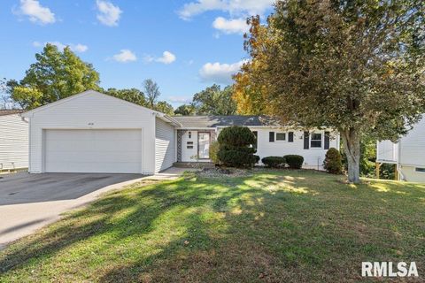 Photo of 4718 20TH Avenue, Moline, IL 61265 (MLS # QC4268700)