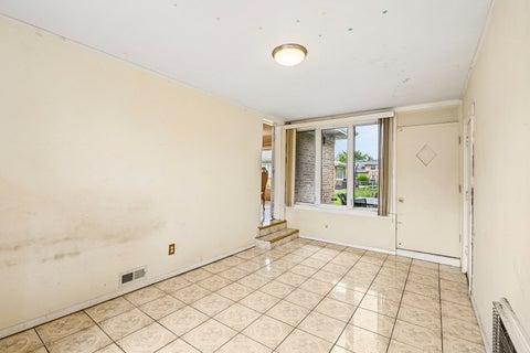 Tiny photo for 4474 W Chase Avenue, Lincolnwood, IL 60712 (MLS # 12785232)