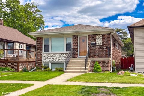 Photo of 4043 N Wagner Avenue, Schiller Park, IL 60176 (MLS # 12639803)