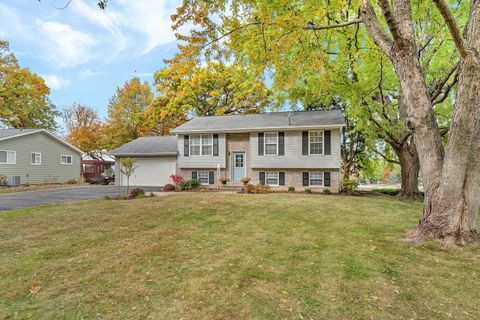 Photo of 848 Lake Holiday Drive, Sandwich, IL 60548 (MLS # 12506864)
