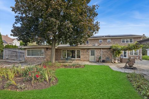 Tiny photo for 214 N Elmhurst Road, Prospect Heights, IL 60070 (MLS # 12528077)