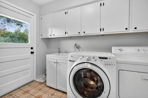 Tiny photo for 4 Mayflower Drive, Batavia, IL 60510 (MLS # 12508488)