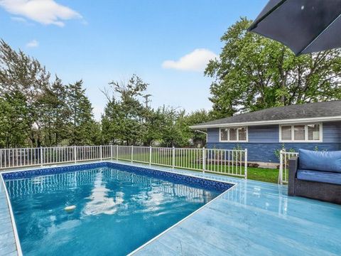 Tiny photo for 4 Mayflower Drive, Batavia, IL 60510 (MLS # 12508488)