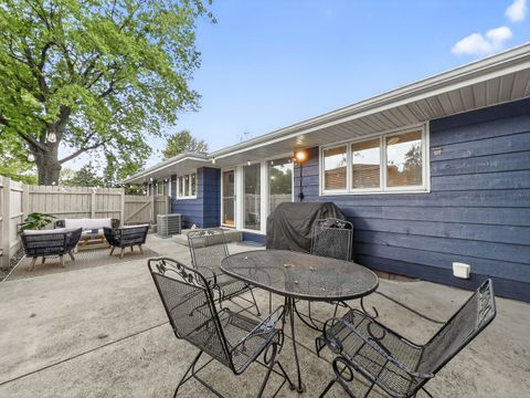 Tiny photo for 4 Mayflower Drive, Batavia, IL 60510 (MLS # 12508488)