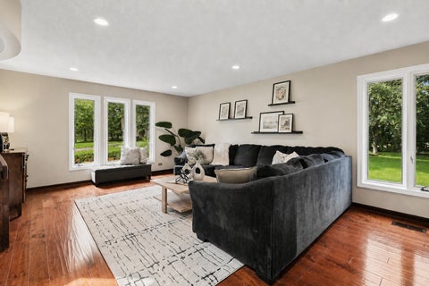 Tiny photo for 816 Paddock Lane, Libertyville, IL 60048 (MLS # 12736345)