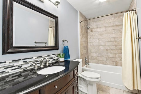 Tiny photo for 816 Paddock Lane, Libertyville, IL 60048 (MLS # 12736345)