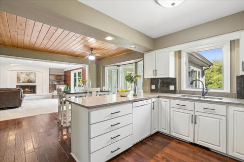 Tiny photo for 816 Paddock Lane, Libertyville, IL 60048 (MLS # 12736345)