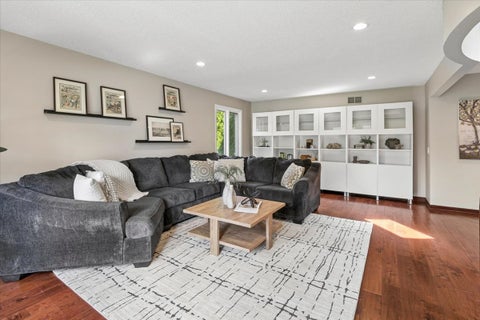 Tiny photo for 816 Paddock Lane, Libertyville, IL 60048 (MLS # 12736345)