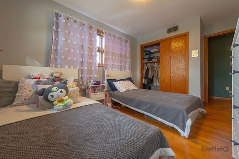 Tiny photo for 5810 W 97th Street, Oak Lawn, IL 60453 (MLS # 12527098)