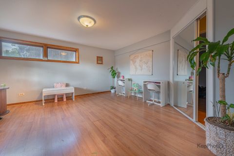 Tiny photo for 5810 W 97th Street, Oak Lawn, IL 60453 (MLS # 12527098)